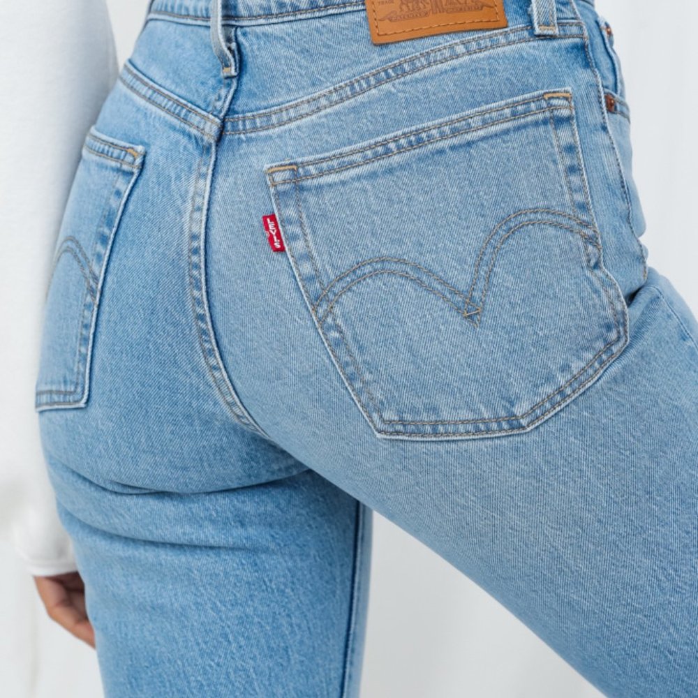 Levis Wedgie Straight Jeans Light Wash Tango Blue - Picture 6 of 16